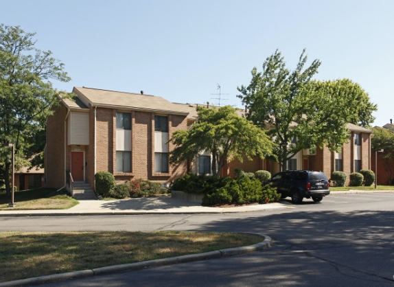 River Park Place Apartments | Southfield, MI | Lockwood Communities - RiverPark1